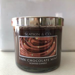 NWT Slatkin & Co. Dark Chocolate & Mint Candle